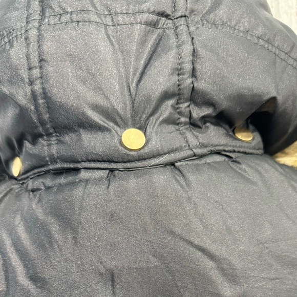 NEW YORK & CO. Black vest removable fur lined hood. Size Medium - Picture 5 of 13